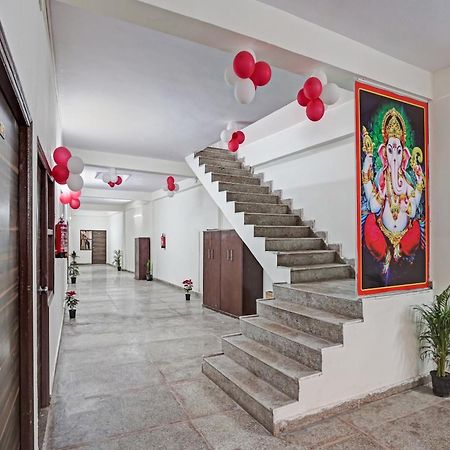Hotel O Avs Hotel & Restaurant Noida Exterior photo