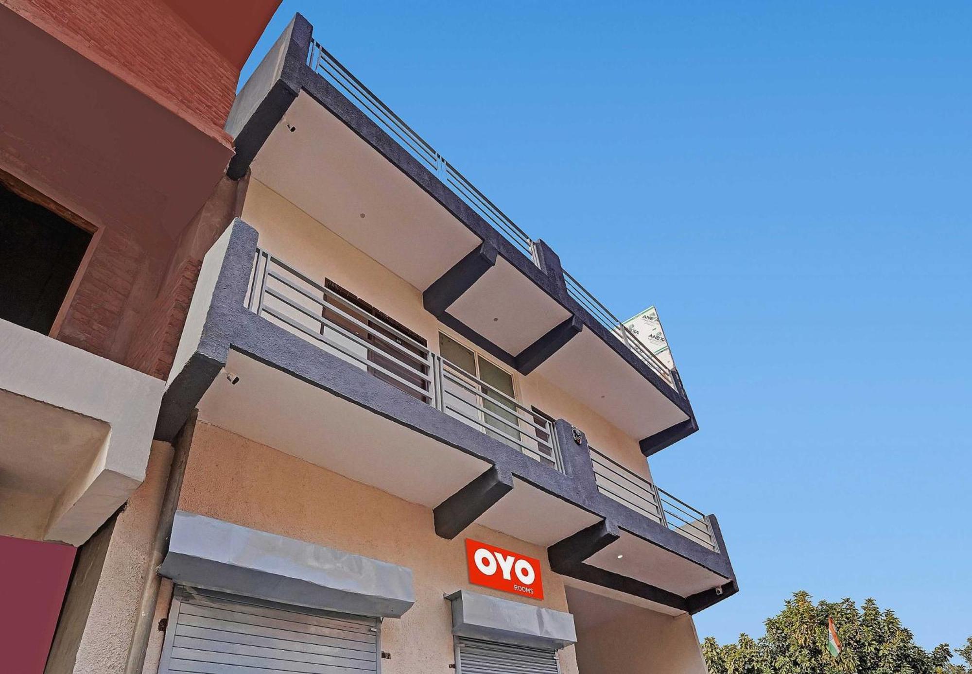 Hotel O Avs Hotel & Restaurant Noida Exterior photo
