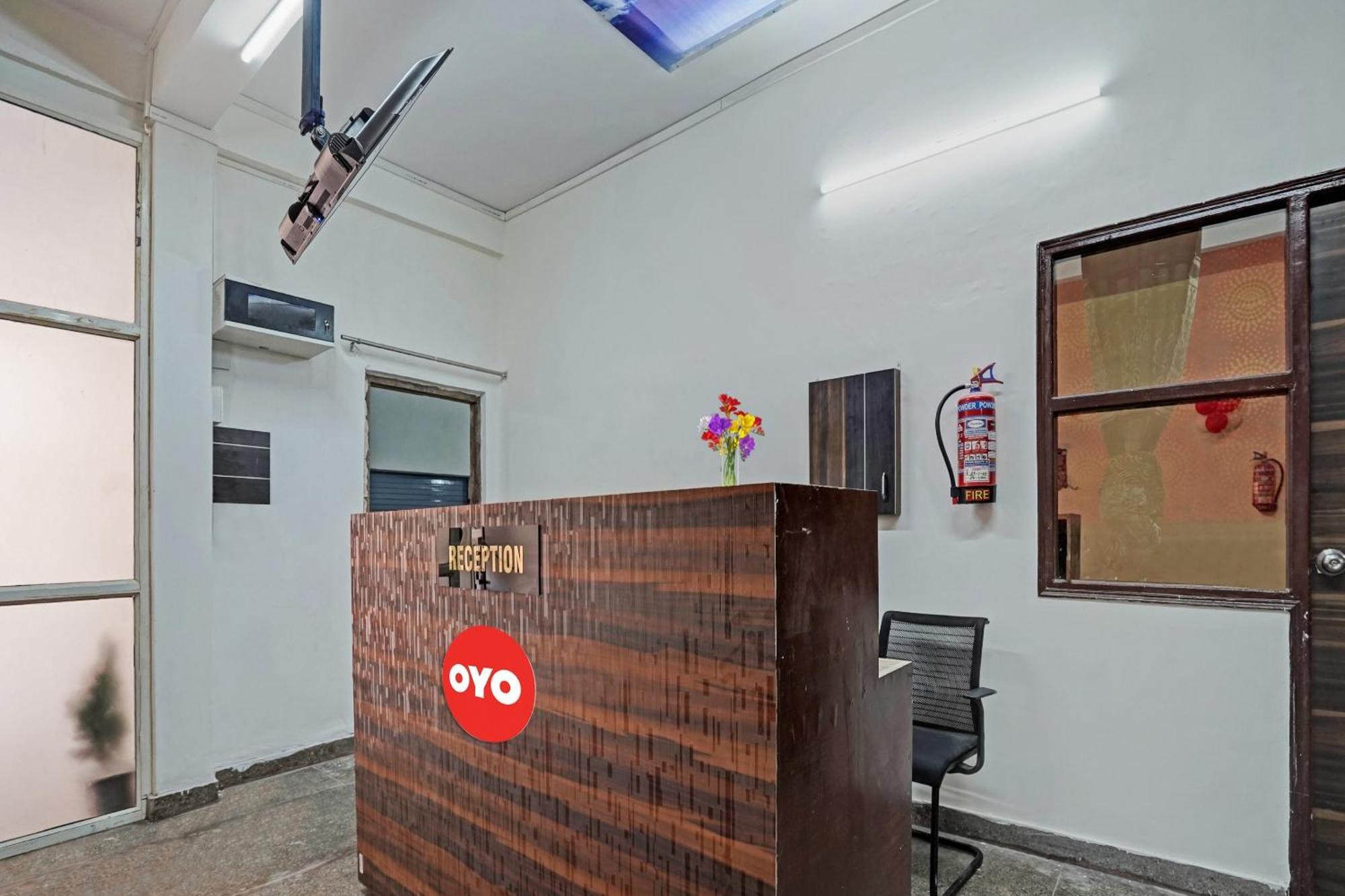 Hotel O Avs Hotel & Restaurant Noida Exterior photo