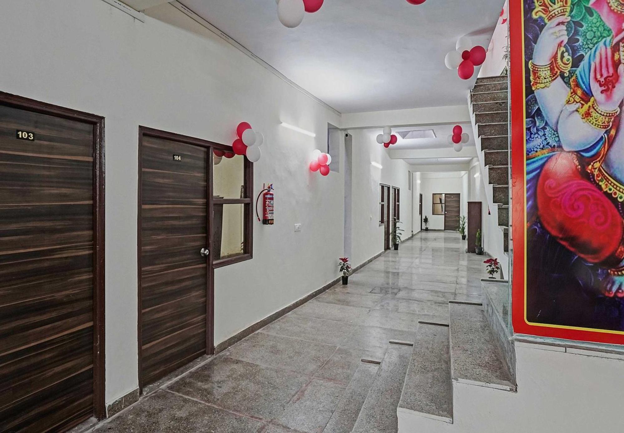 Hotel O Avs Hotel & Restaurant Noida Exterior photo