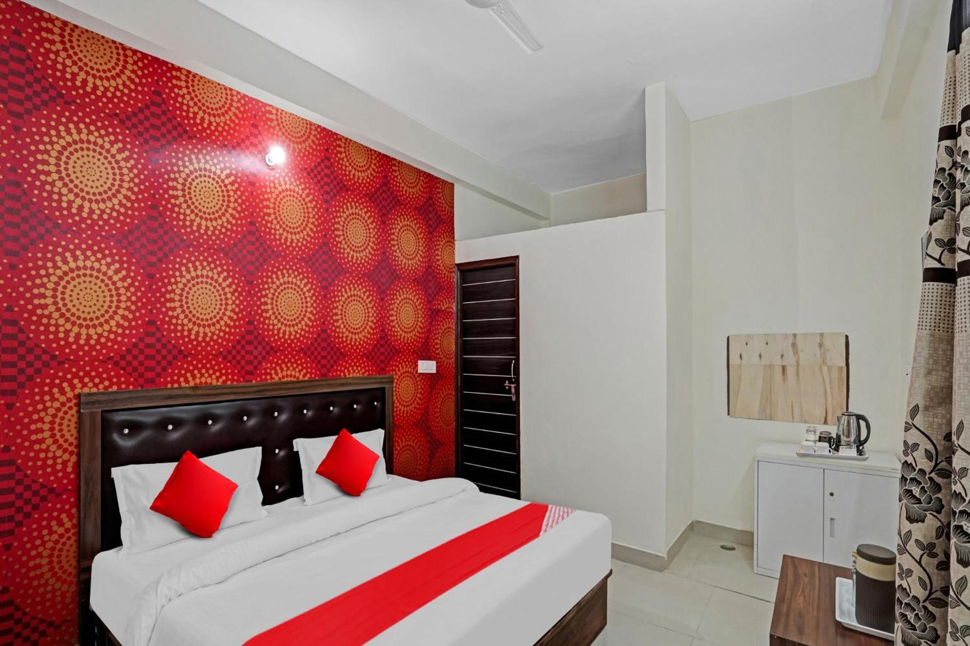 Hotel O Avs Hotel & Restaurant Noida Exterior photo