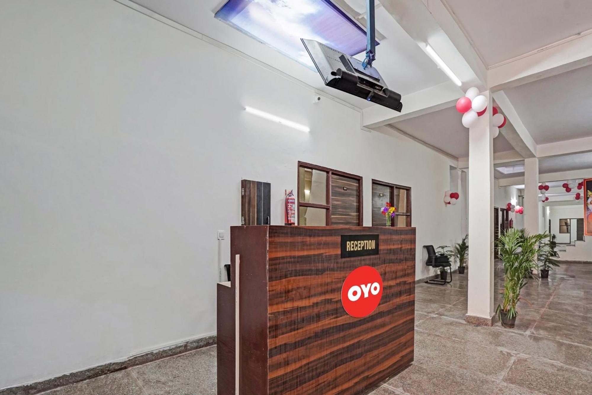 Hotel O Avs Hotel & Restaurant Noida Exterior photo