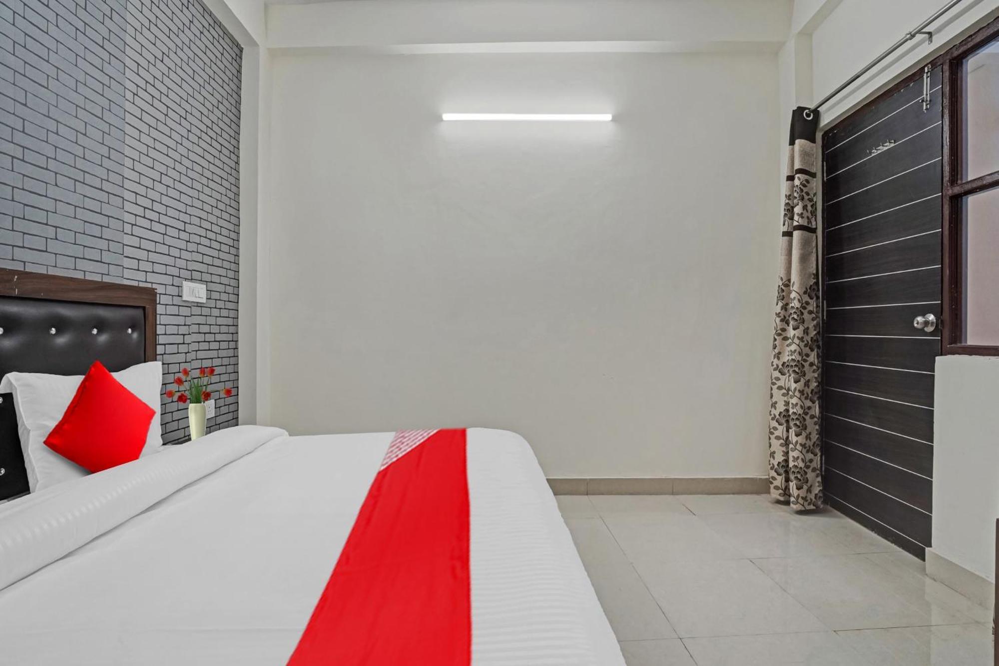 Hotel O Avs Hotel & Restaurant Noida Exterior photo
